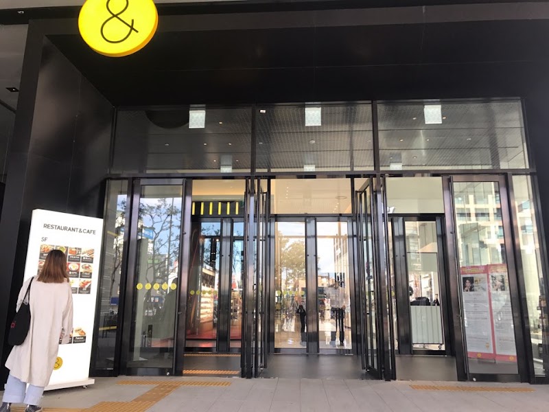 AK Plaza Hongdae Pop-up Floor