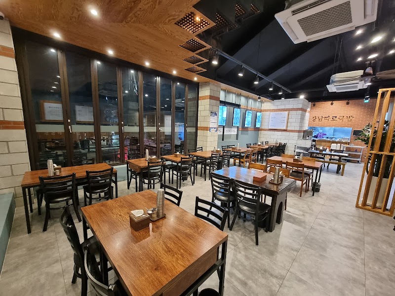 Gangnam Ttaro Gukbap