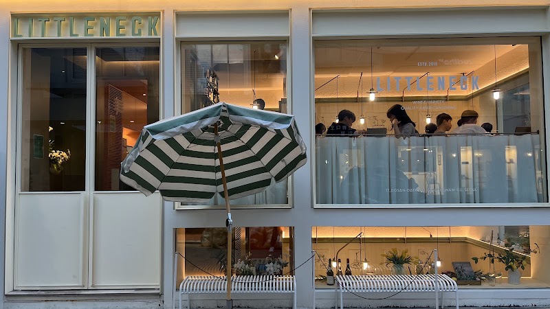 Little Neck Apgujeong