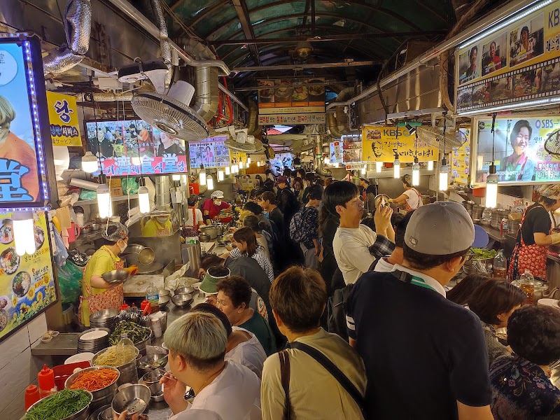 Namdaemun Kalguksu Alley