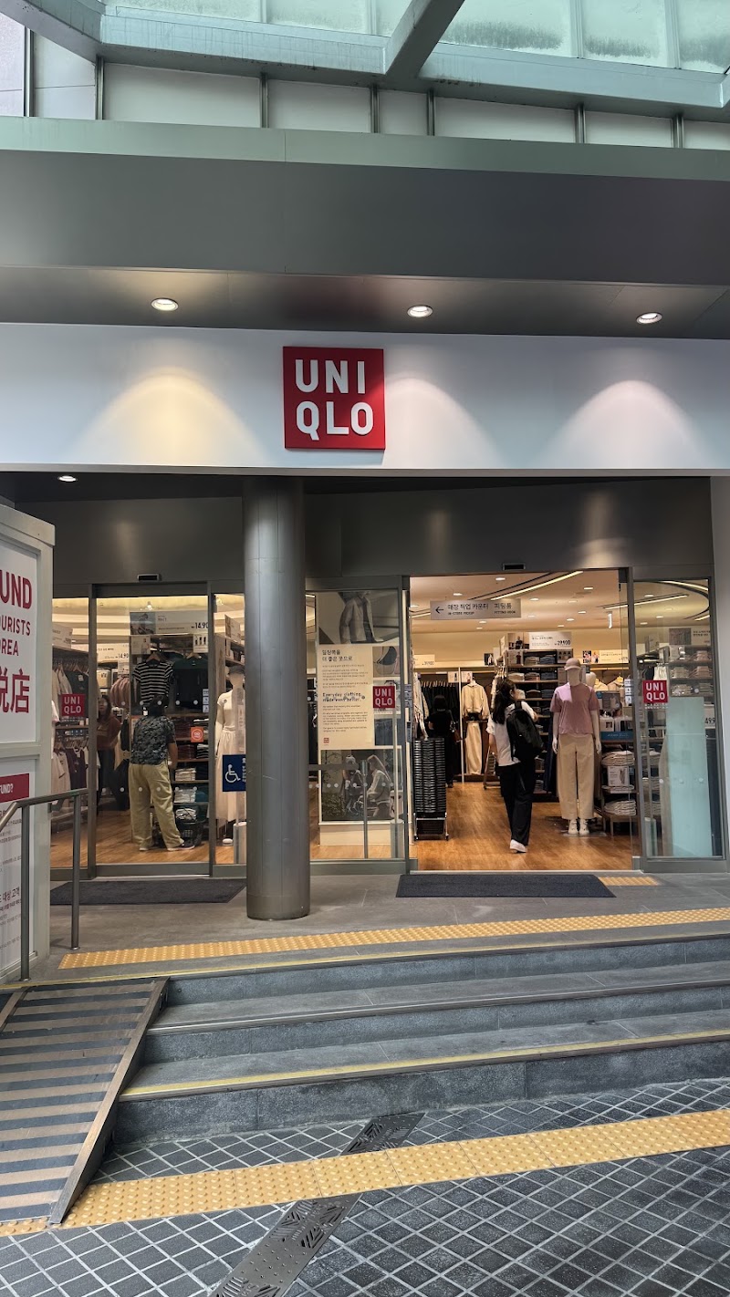 UNIQLO Myeongdong Central